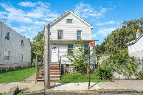 48 Alaska St, Staten Island, NY 10310