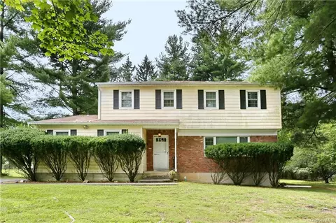 2 Haller Cres, Ramapo, NY 10977