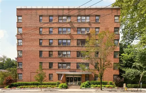 180 E Hartsdale Ave #5A, Greenburgh, NY 10530