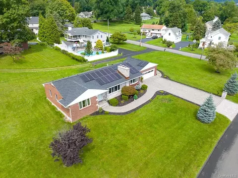 12 Walnut St, Stony Point, NY 10980