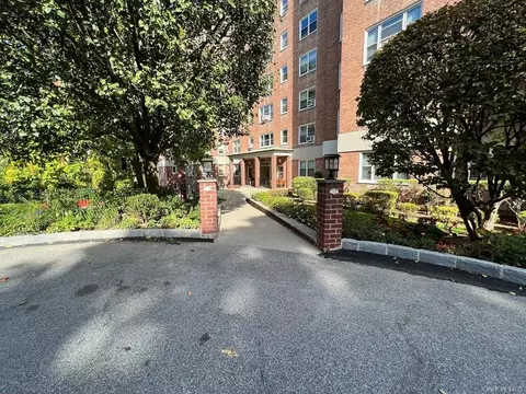 290 Collins Ave #9H, Mount Vernon, NY 10552
