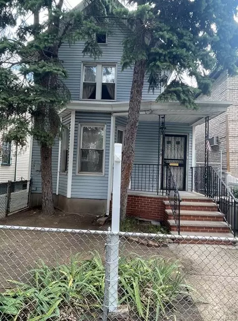 109 Richmond St, Brooklyn, NY 11208