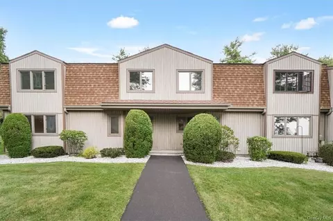 12 High Meadow Trl, Peekskill, NY 10566