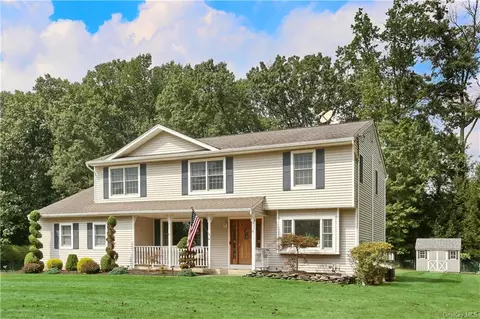 8 Daisy Ct, Ramapo, NY 10901