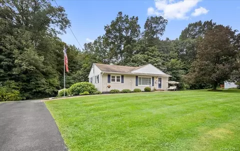 80 Westwood Dr, Newburgh, NY 12550