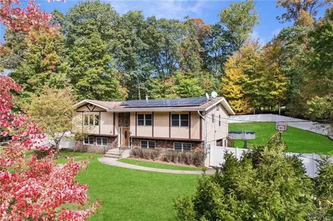 22 N Lorna Ln, Ramapo, NY 10952