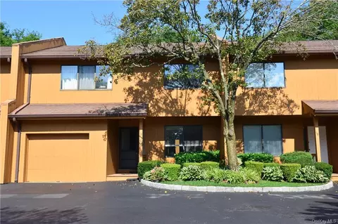 200 California Rd #17, Bronxville, NY 10708