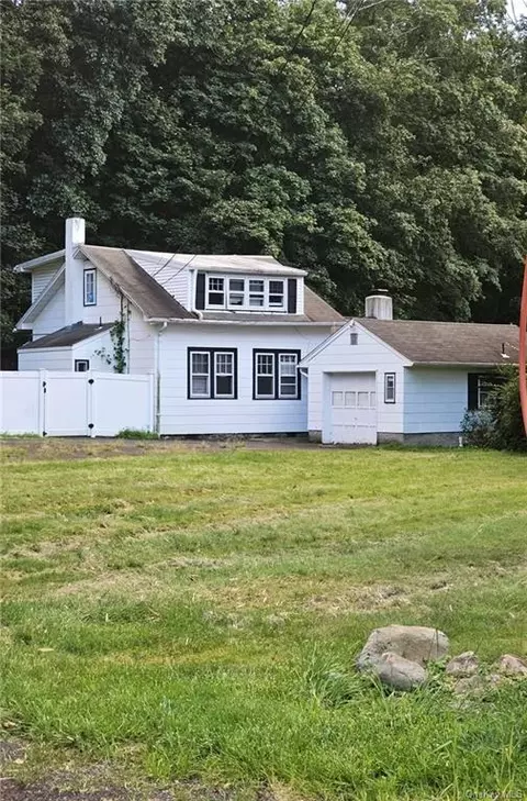 63 Viola Rd, Ramapo, NY 10901