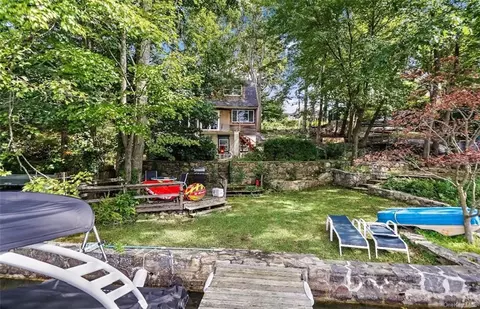 69 Lee Ave, Putnam Valley, NY 10579