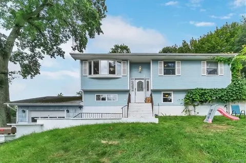 29 Dallas Dr, Monroe, NY 10950