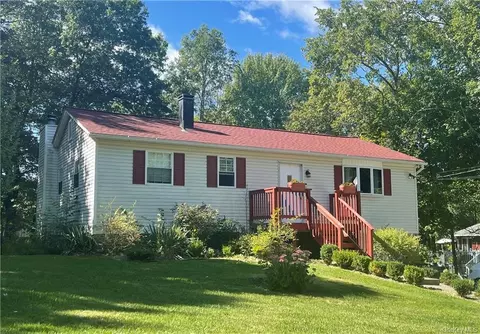 62 Orchard Lake Dr, Monroe, NY 10950