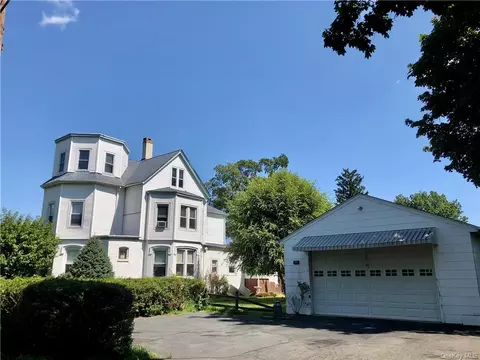 65 New York Ave, Clarkstown, NY 10920