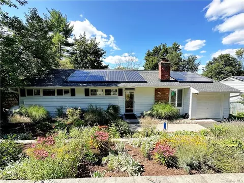 14 Hillside Rd, Ramapo, NY 10974