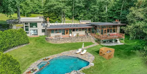 18 Old Roaring Brook Rd, New Castle, NY 10549