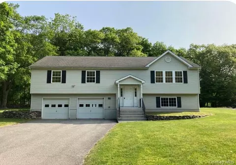 364 Gardnertown Rd, Newburgh, NY 12550