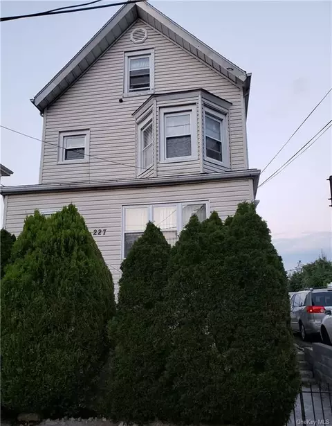 227 N 7th Ave, Mount Vernon, NY 10550