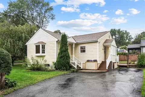 216 N Terry Hill Rd, Kent, NY 10512