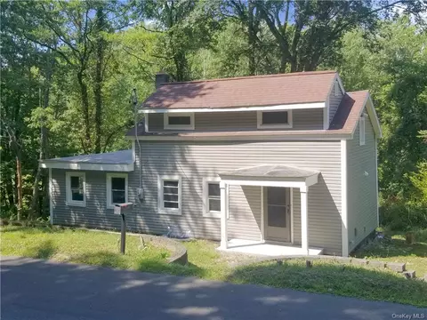 457 N Elting Corners Rd, Lloyd, NY 12528