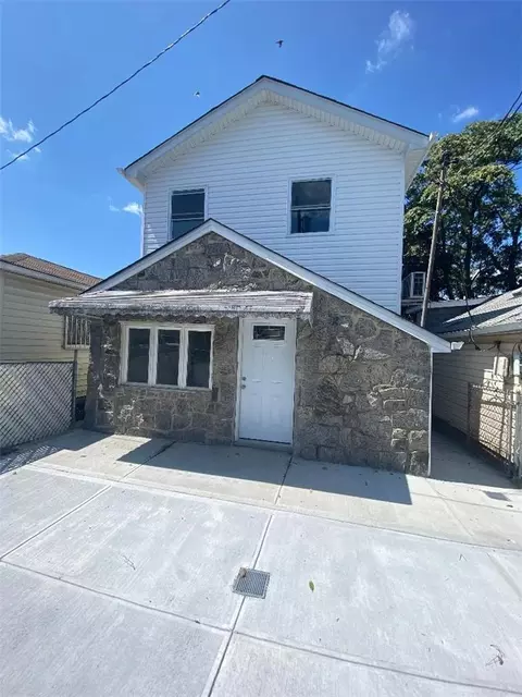 1524 Harding Park, New York, NY 10473