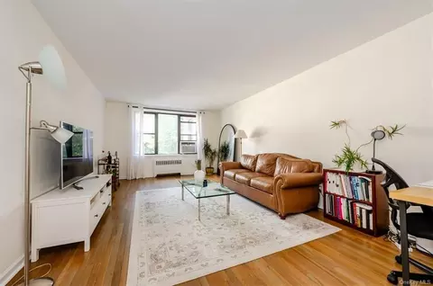 95 Sedgwick Ave #3A, Yonkers, NY 10705