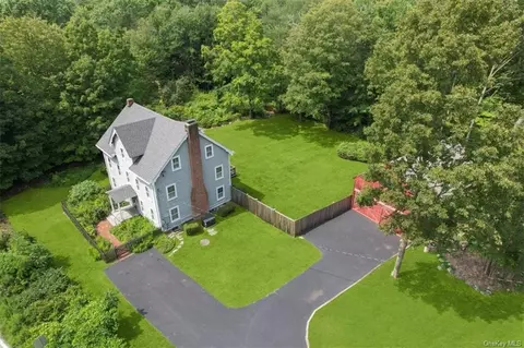 319 Oscawana Lake Rd, Putnam Valley, NY 10579