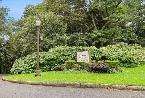 416 Benedict Ave #1F, Greenburgh, NY 10591