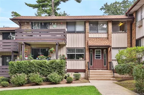 107 Sierra Vista Ln, Clarkstown, NY 10989