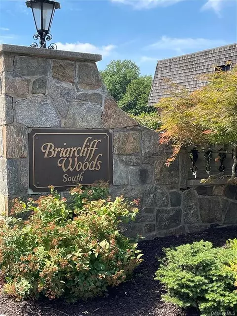 2 Briarcliff Dr S #27, Ossining, NY 10562