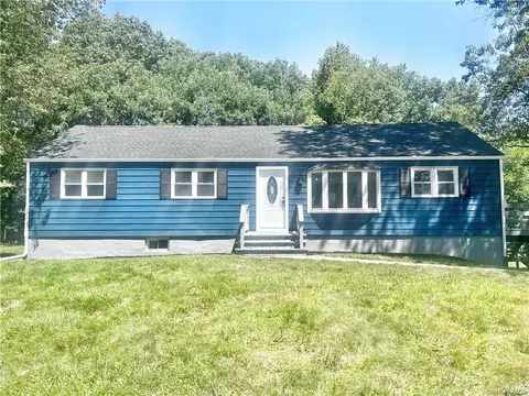 10 Lloyd Rd, Newburgh, NY 12550