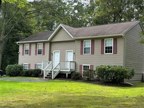4 Debra Pl, Newburgh, NY 12550