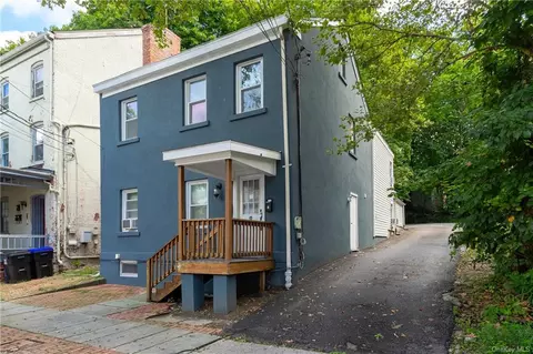 49 S Bridge St, Poughkeepsie, NY 12601