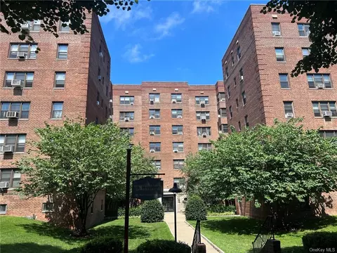 485 E Lincoln Ave #401, Mount Vernon, NY 10552