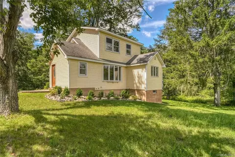 1962 State Route 17k, Crawford, NY 12549