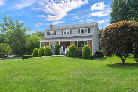 3 Paradise Dr, Greenburgh, NY 10583