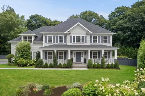 6 Richardson Ln, Harrison, NY 10528