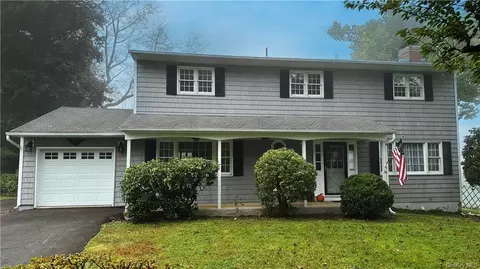 4 Margaret Ln, Thiells, NY 10984