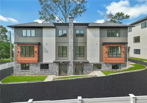 40 Ridge Ave #2, Ramapo, NY 10977