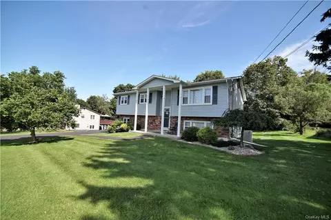 20 Peter Bush Dr, Monroe, NY 10950