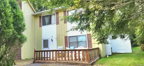 3 Kathleen Ct, Thompson, NY 12751