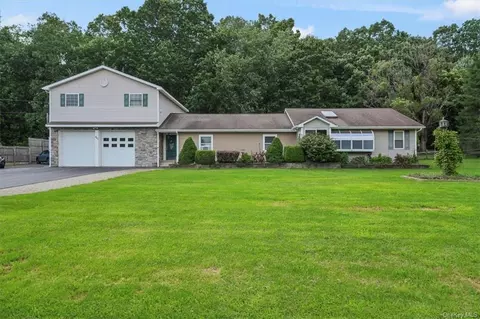 447 Forest Rd, Wallkill, NY 12589