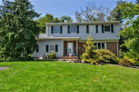 94 Joan Dr, Clarkstown, NY 10956