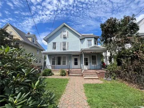 105 3rd Ave, Pelham, NY 10803