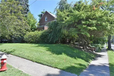 47 Stuyvesant Plz, Mount Vernon, NY 10552