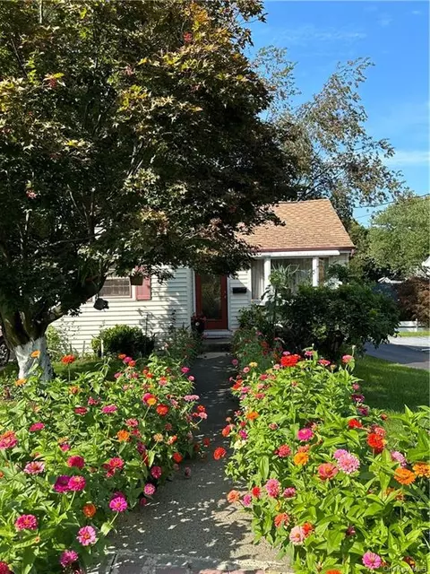 12 Tavarone St, Haverstraw, NY 10923