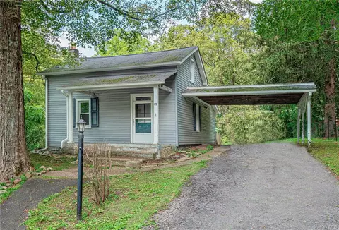 613 Ridgebury Rd, Wawayanda, NY 10973