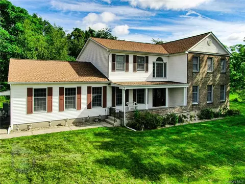 52 Ryan Ct, New Windsor, NY 12553