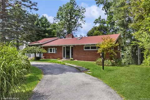 39 Glenford Ave, Beacon, NY 12508