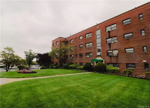 35 Shady Glen Ct #3G, New Rochelle, NY 10805