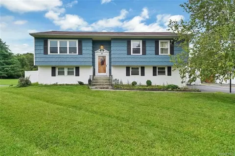 97 Barnes Rd, Washingtonville, NY 10992