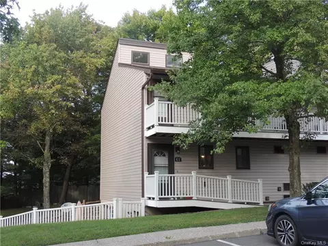 41 Berwynn Rd #C2, Harriman, NY 10926